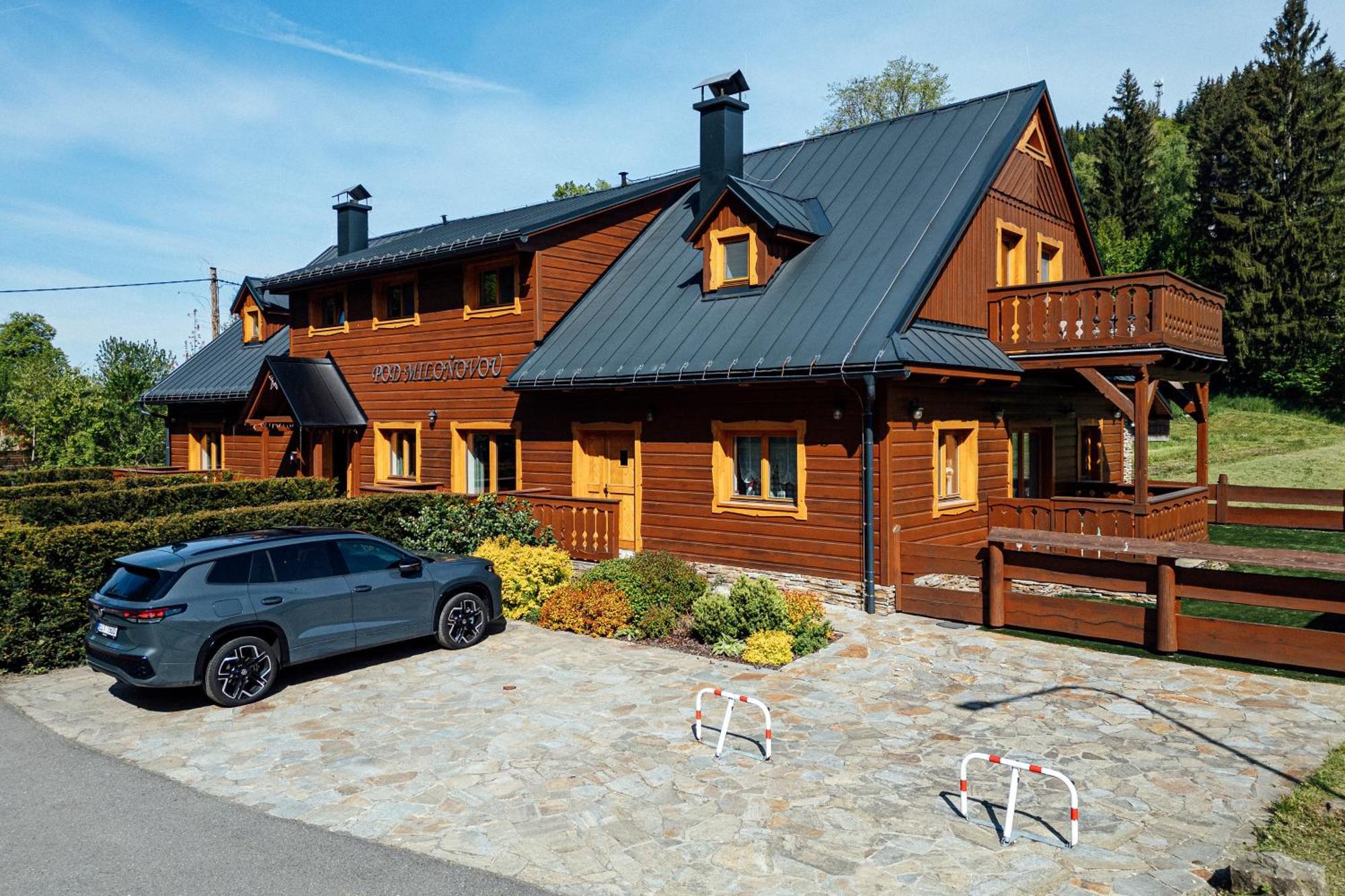 Ferienwohnung Pod Milonovou Velké Karlovice Exterior foto
